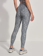 Load image into Gallery viewer, VARLEY Move Pocket High Legging 25"