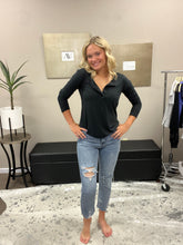 Load image into Gallery viewer, Alala - Breakers Henley