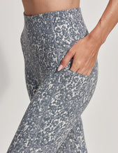 Load image into Gallery viewer, VARLEY Move Pocket High Legging 25"