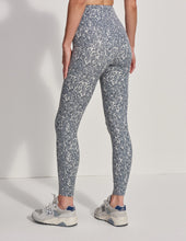 Load image into Gallery viewer, VARLEY Move Pocket High Legging 25"