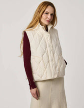 Load image into Gallery viewer, Bernardo - Beekman Quilted Puffer Vest