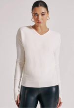 Load image into Gallery viewer, PORTOLA V NECK - Blanc Noir