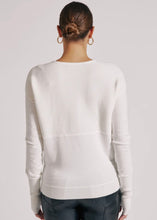 Load image into Gallery viewer, PORTOLA V NECK - Blanc Noir