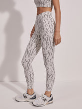 Load image into Gallery viewer, VARLEY Move Pocket High Legging 25"