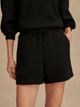 Load image into Gallery viewer, Varley Atrium High Rise Short 4.5"