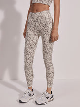 Load image into Gallery viewer, VARLEY Move Pocket High Legging 25"