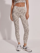Load image into Gallery viewer, VARLEY Move Pocket High Legging 25"