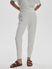Load image into Gallery viewer, Varley The Slim Pant 25"
