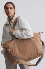 Load image into Gallery viewer, Varley Montlake Weekend Bag
