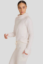 Load image into Gallery viewer, Alala Fleece Pullover
