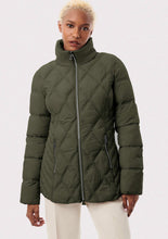 Load image into Gallery viewer, Bernardo Snowshoe Puffer Jacket
