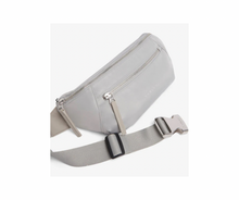 Load image into Gallery viewer, Varley Lasson Belt Bag
