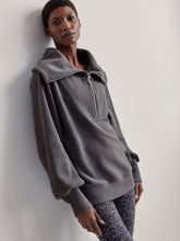 Load image into Gallery viewer, VARLEY VINE HALF ZIP PULLOVER
