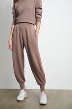 Load image into Gallery viewer, Varley The Relaxed Pant 25
