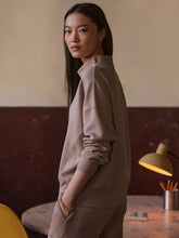 Load image into Gallery viewer, Varley Oakdale Sweat - Taupe Marl
