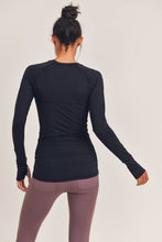 Load image into Gallery viewer, Cool-Touch Raglan Tee with Long Sleeves - Black or white
