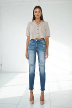Load image into Gallery viewer, CROPPED GIRLFRIEND STRETCHED JEANS
