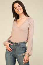 Load image into Gallery viewer, Long Sleeve Basic Knit Tee-Mocha
