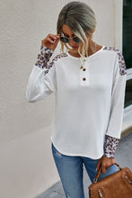 Load image into Gallery viewer, Round Neck Solid Button Loose Top-White
