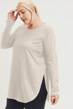 Load image into Gallery viewer, CURVY Long Sleeve Flow Top with Side Slits
