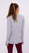 Load image into Gallery viewer, Long Sleeve Raglan Detail Top
