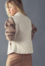 Load image into Gallery viewer, Quilted Vest
