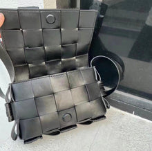 Load image into Gallery viewer, Woven Cross Body Bag

